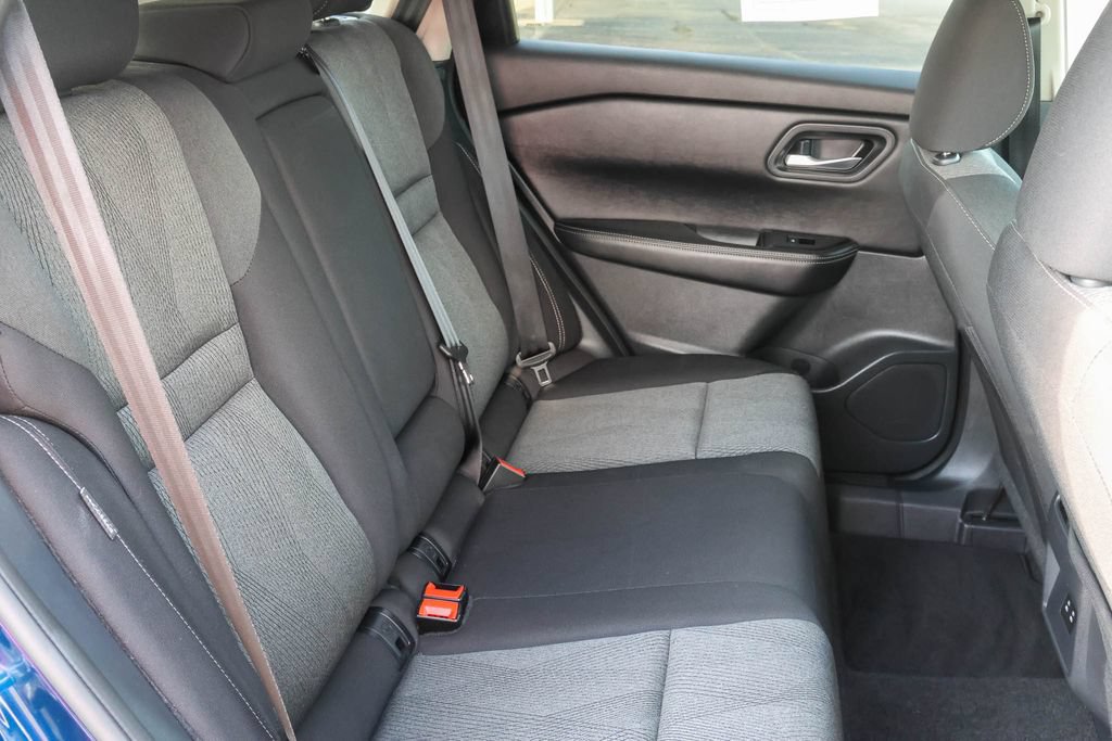 Used 2025 Nissan Rogue SV AWD/4WD image 11