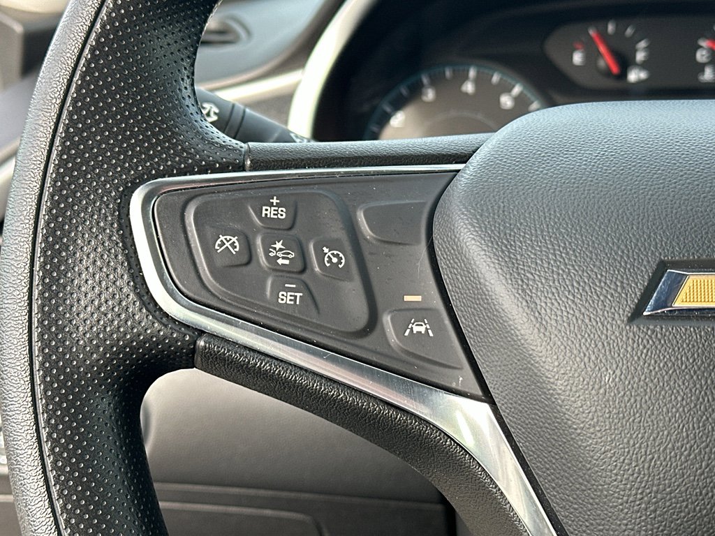 Used 2025 Chevrolet Malibu LT image 14