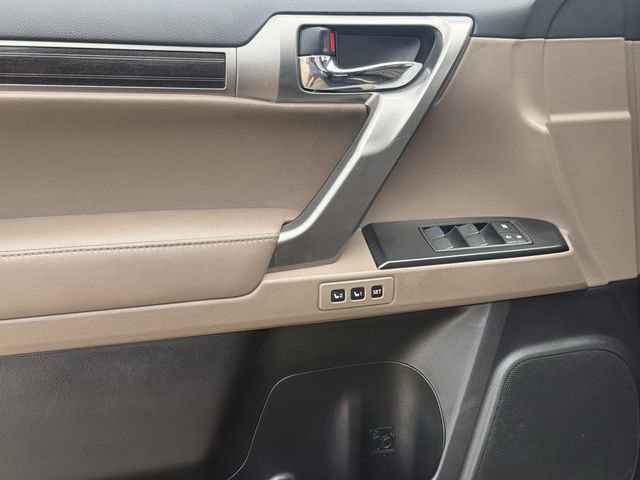 Used 2023 Lexus GX 460 Premium w/ Accessory Package image 26