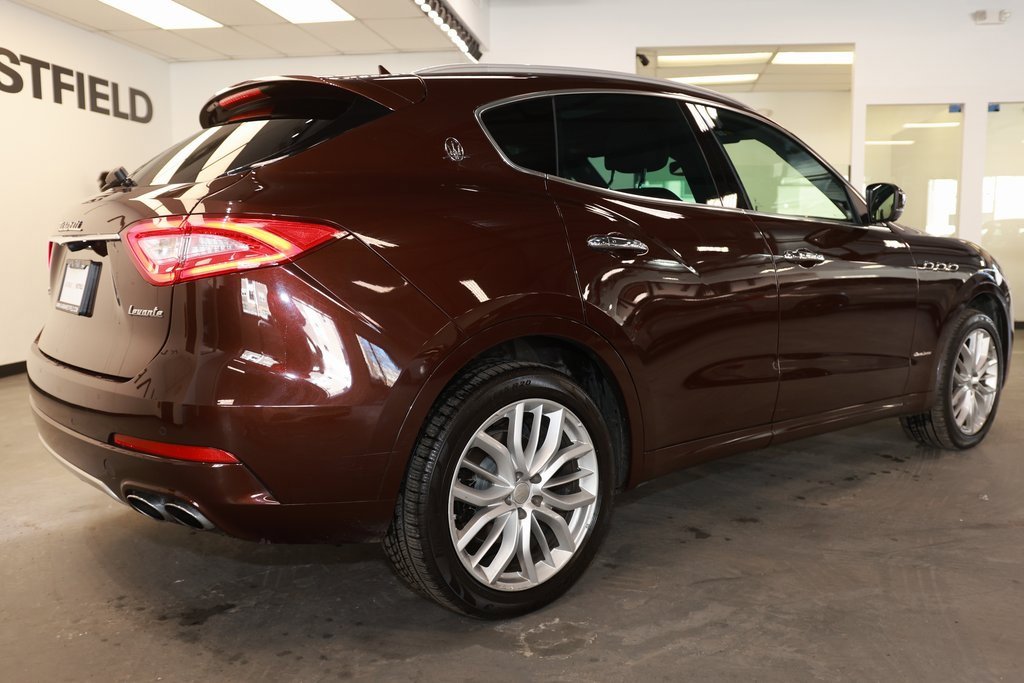 Used 2019 Maserati Levante GranLusso image 7