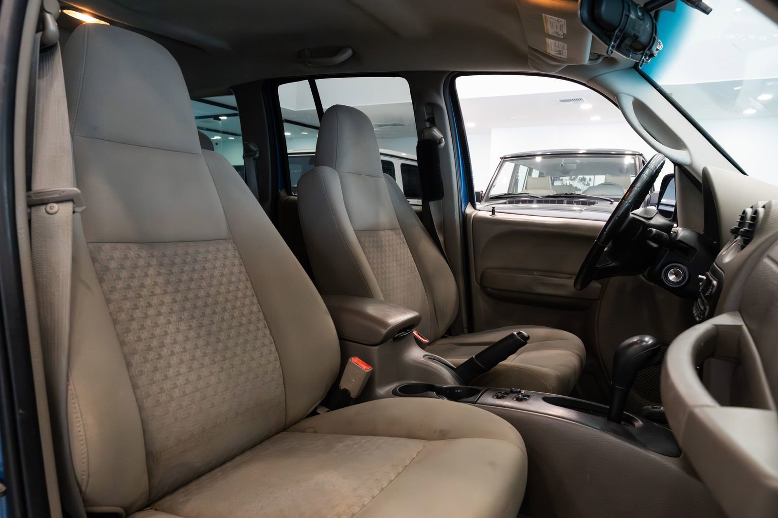 Used 2006 Jeep Liberty Sport AWD/4WD image 9
