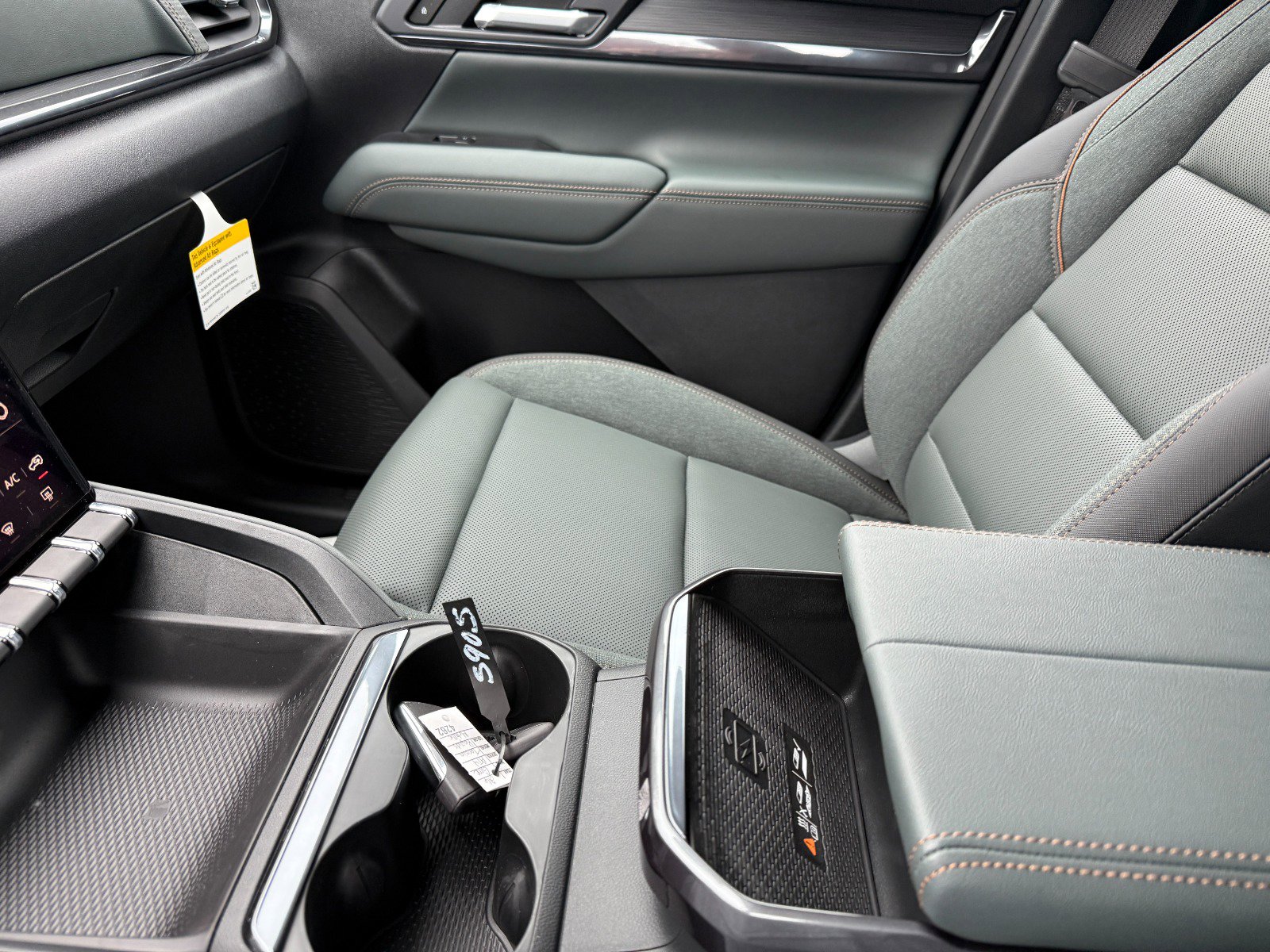 New 2026 GMC Terrain AT4 w/ LPO, Floor Liner Package AWD/4WD image 31