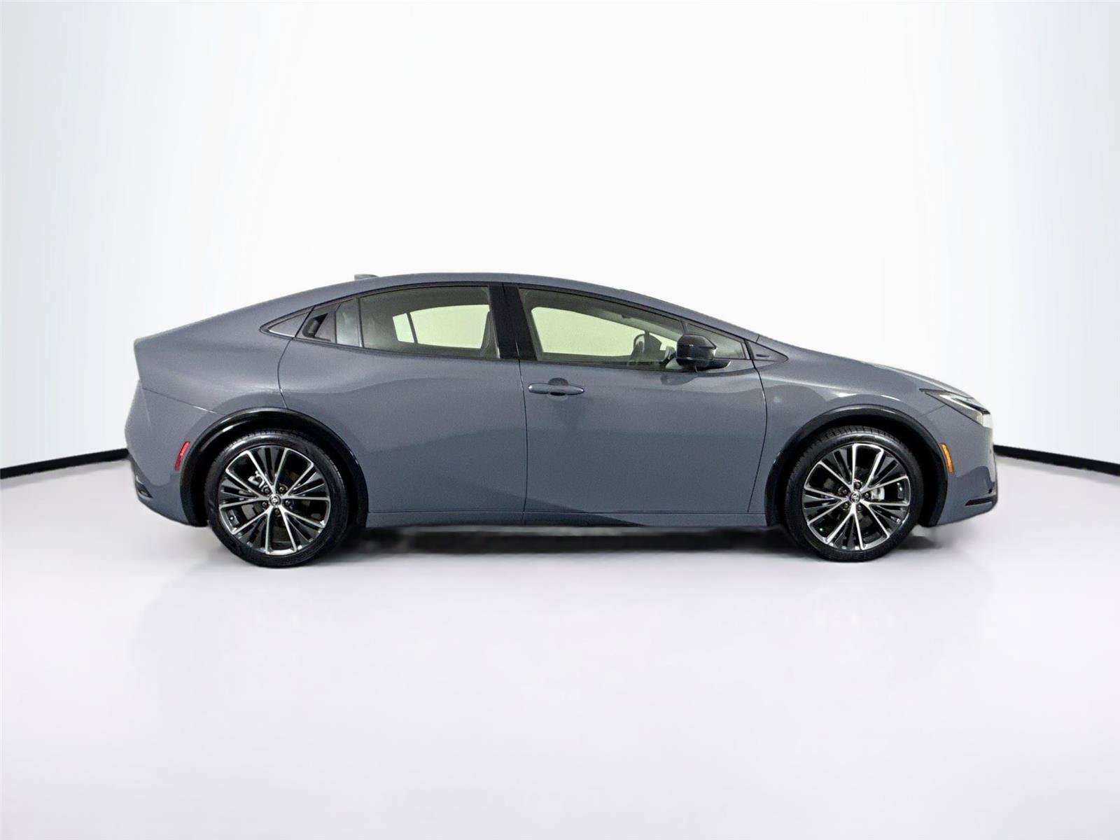 Certified 2025 Toyota Prius XLE FWD image 11