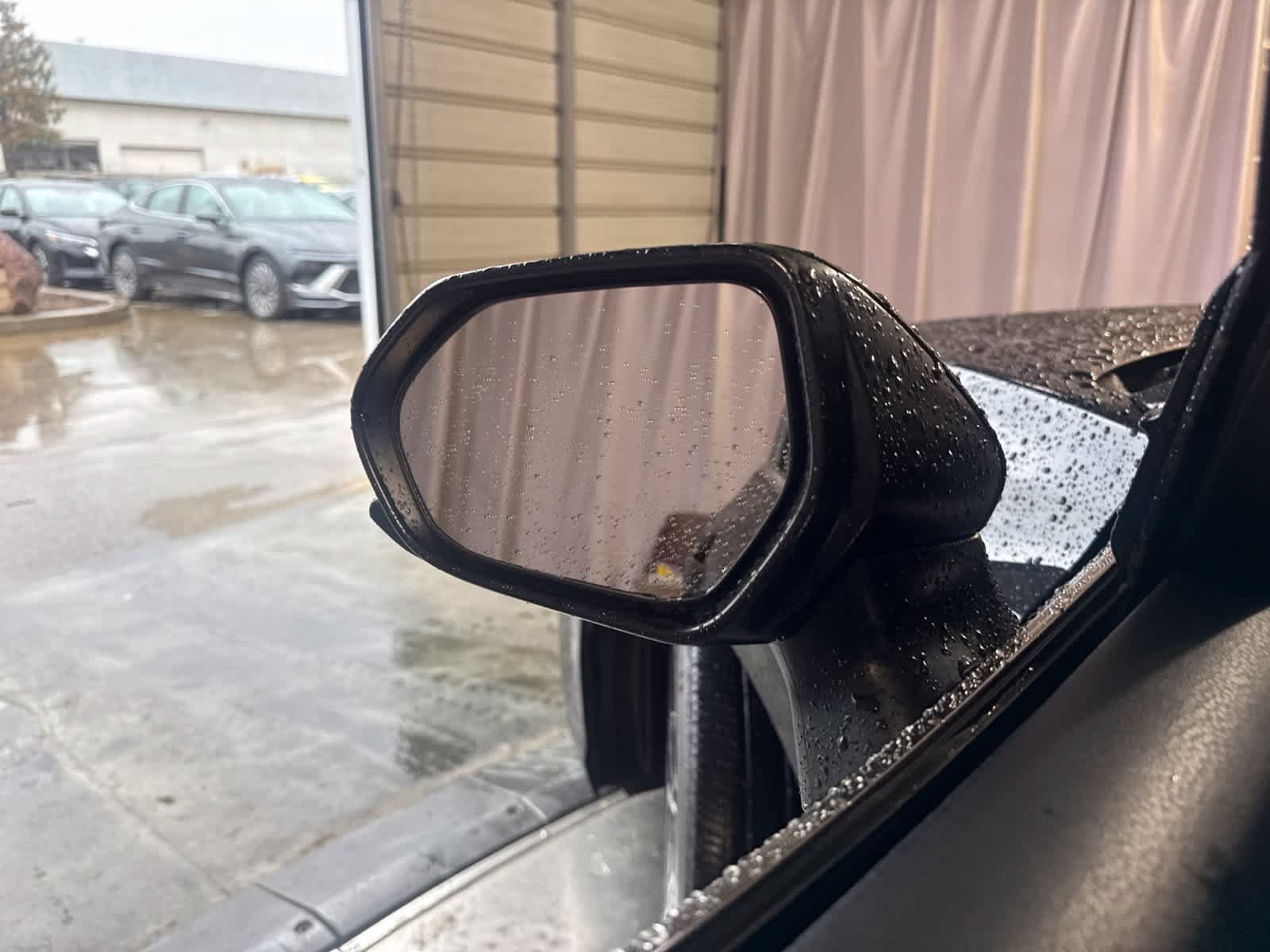 Used 2018 Toyota Camry SE FWD image 16
