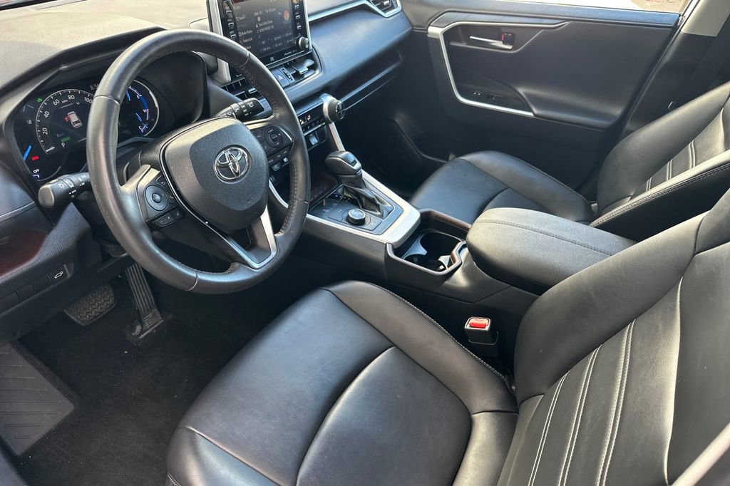 Used 2019 Toyota RAV4 Limited AWD/4WD image 9
