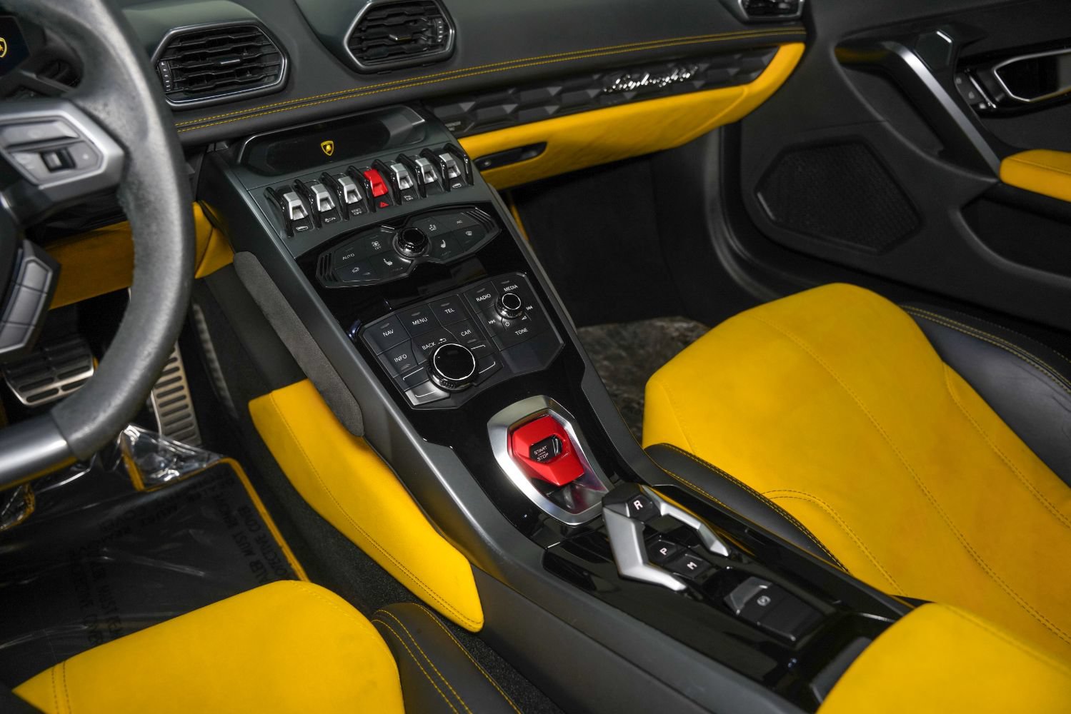 Used 2015 Lamborghini Huracan LP 610-4 AWD/4WD image 38