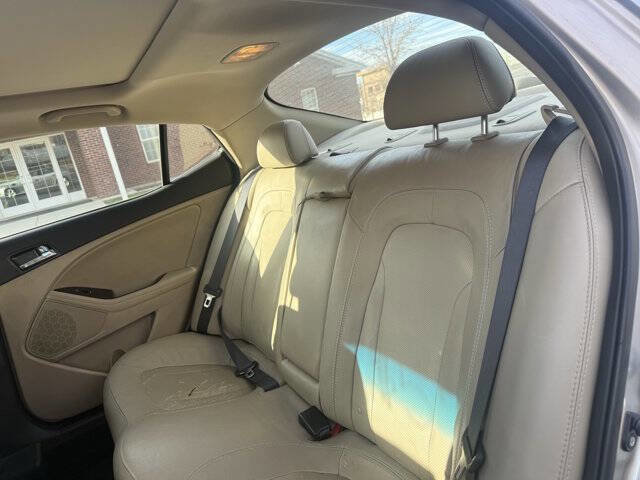 Used 2011 Kia Optima EX w/ Premium Pkg image 19