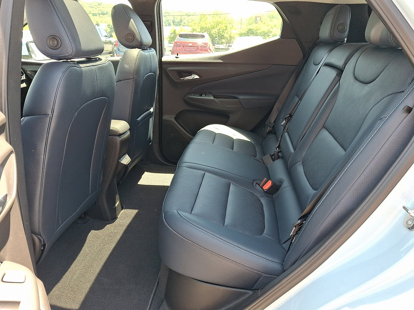 Certified 2023 Chevrolet Bolt EUV Premier w/ Sun & Sound Package FWD image 11