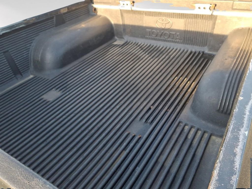 Used 2002 Toyota Tacoma PreRunner RWD image 9