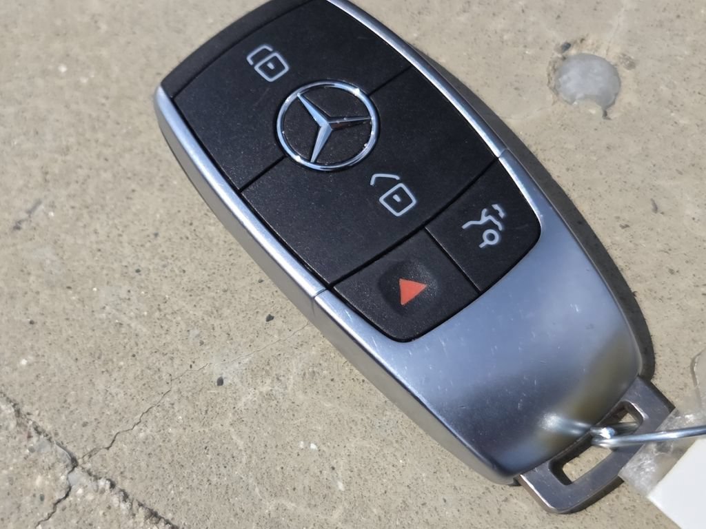 Used 2020 Mercedes-Benz GLC 300 4MATIC image 34