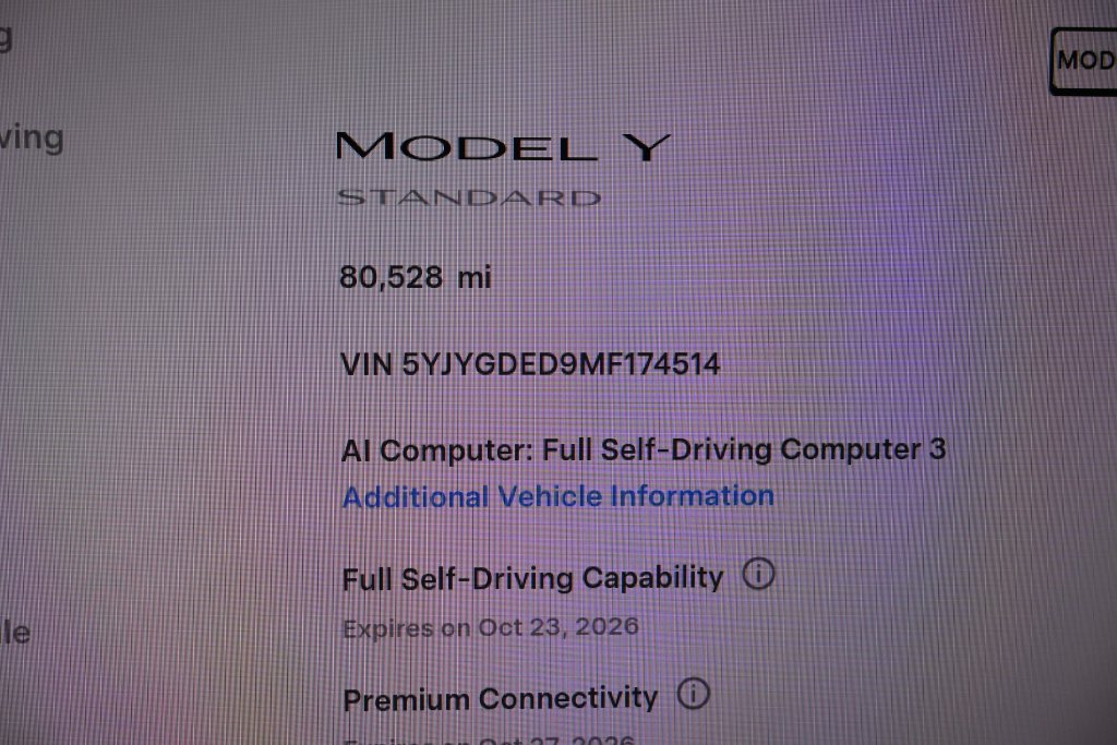 Used 2021 Tesla Model Y 2WD image 12