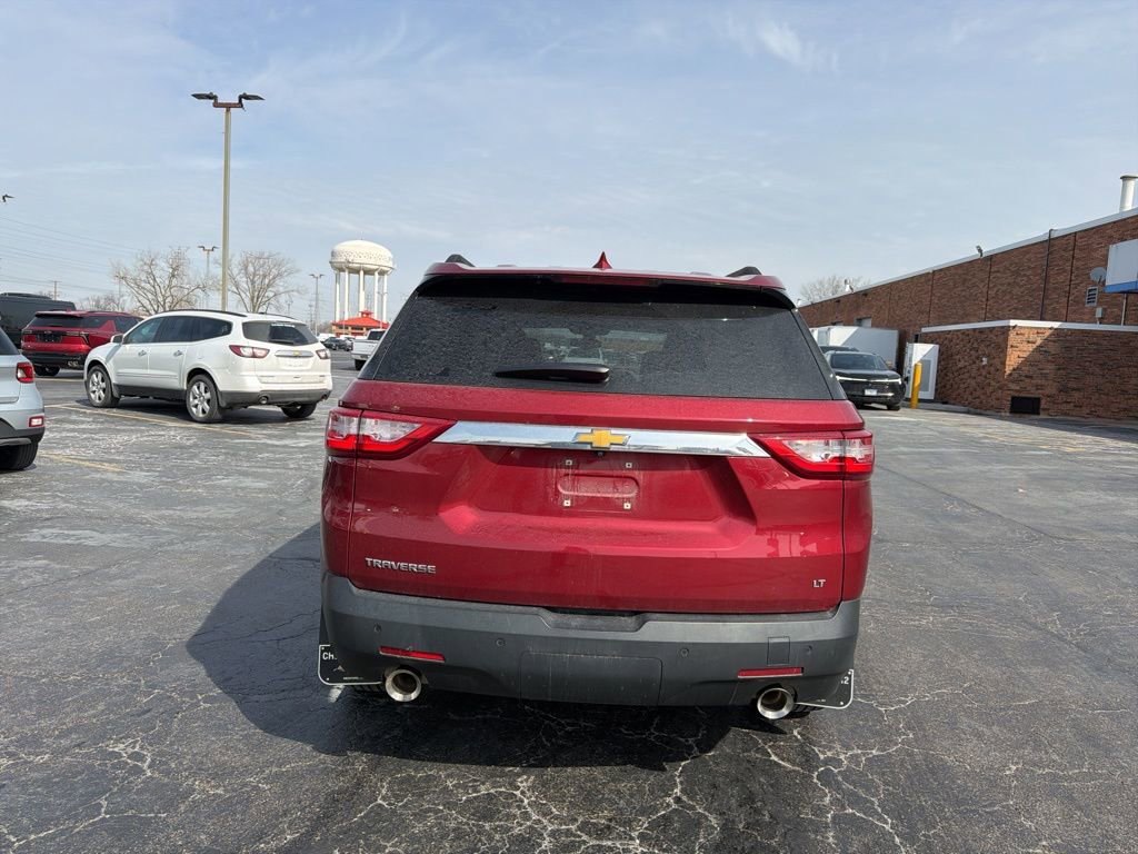 Used 2021 Chevrolet Traverse LT image 3