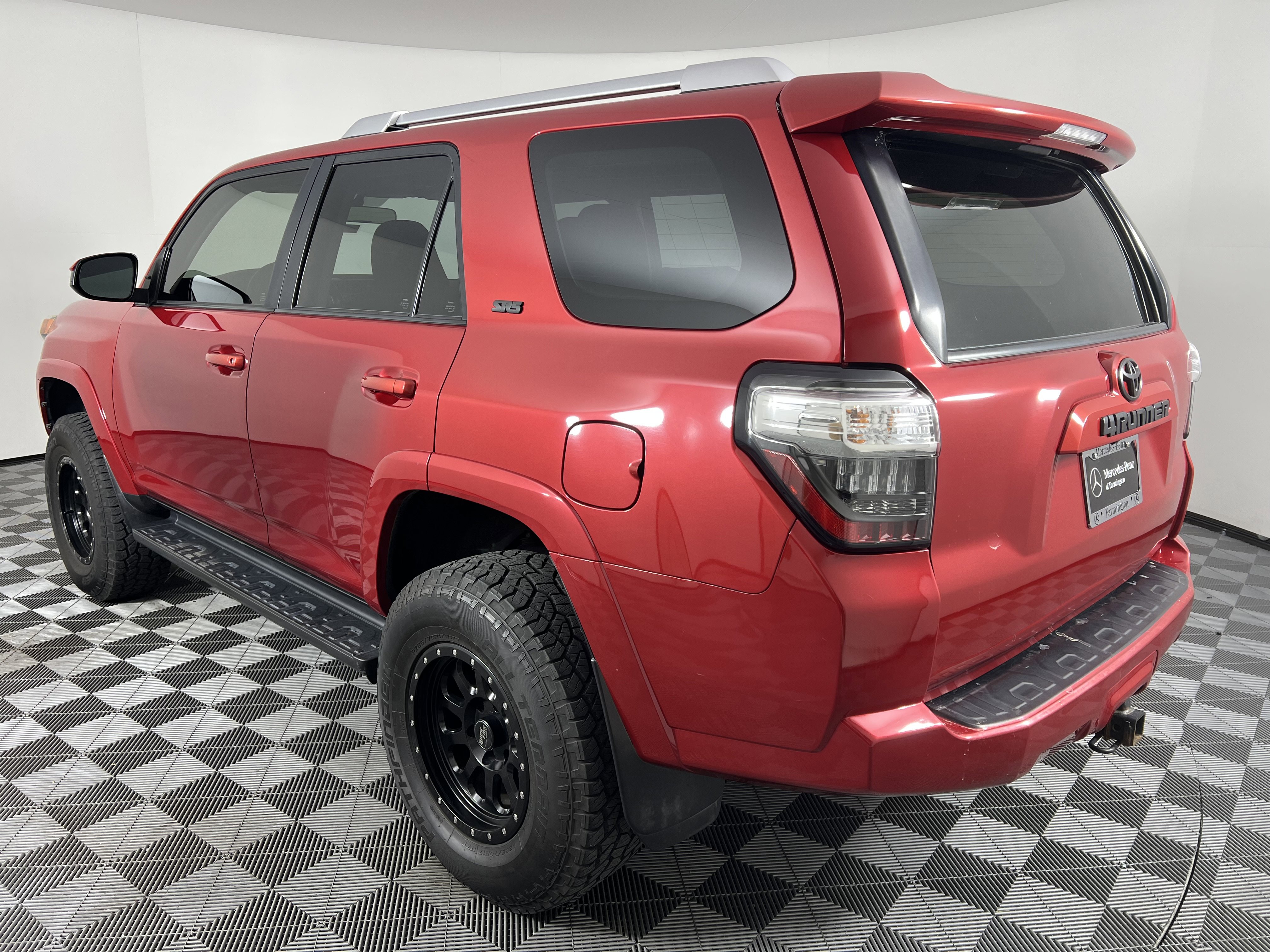 Used 2018 Toyota 4Runner SR5 image 9