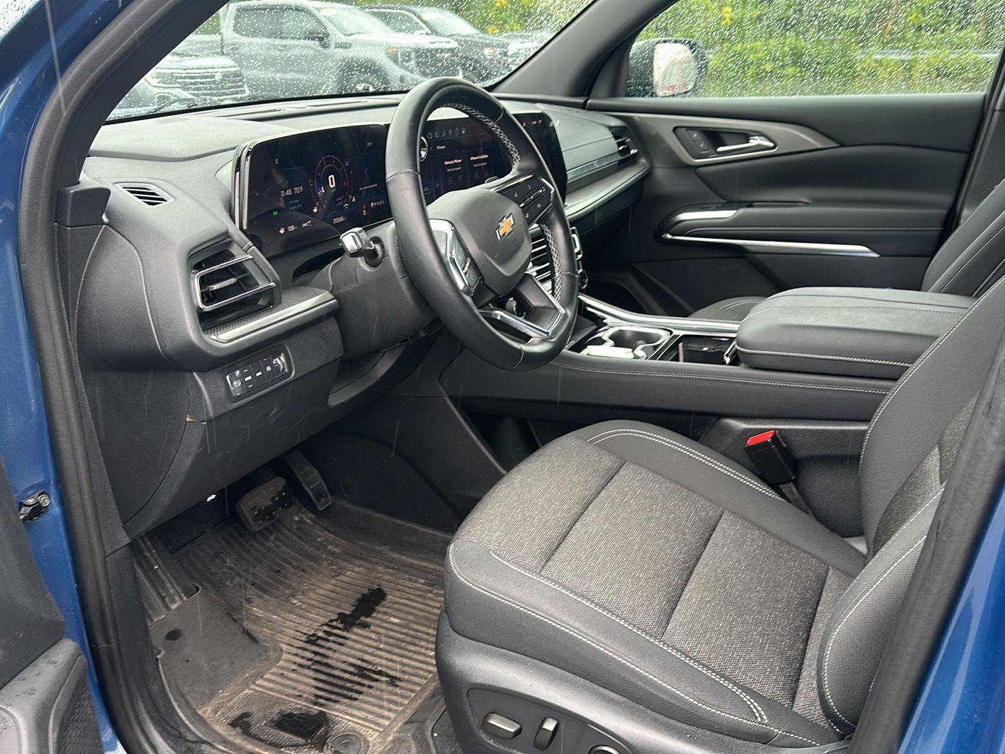 Used 2024 Chevrolet Traverse LT w/ Trailering Package AWD/4WD image 7