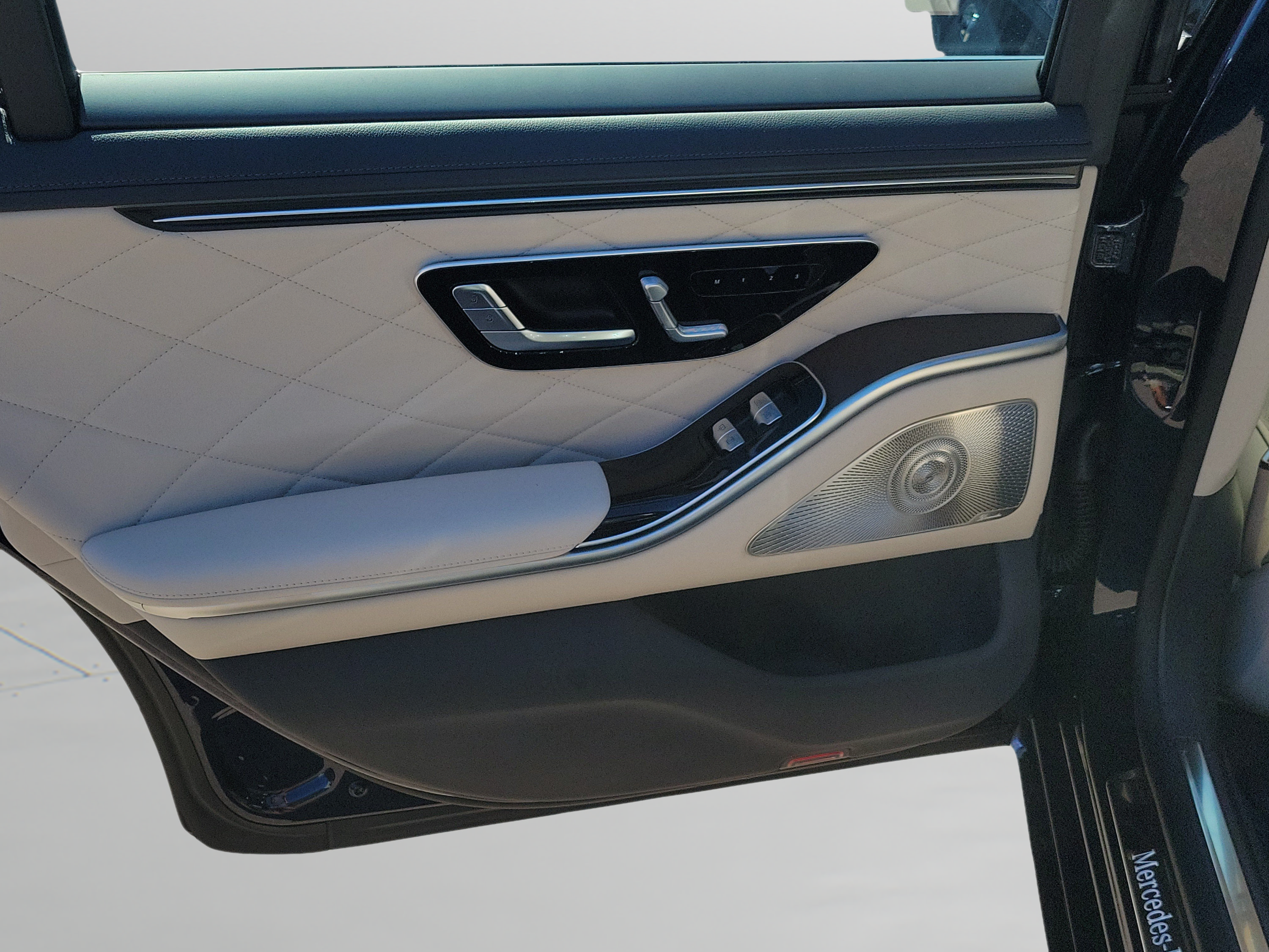 New 2027 Mercedes-Benz S 580 4MATIC Sedan image 7