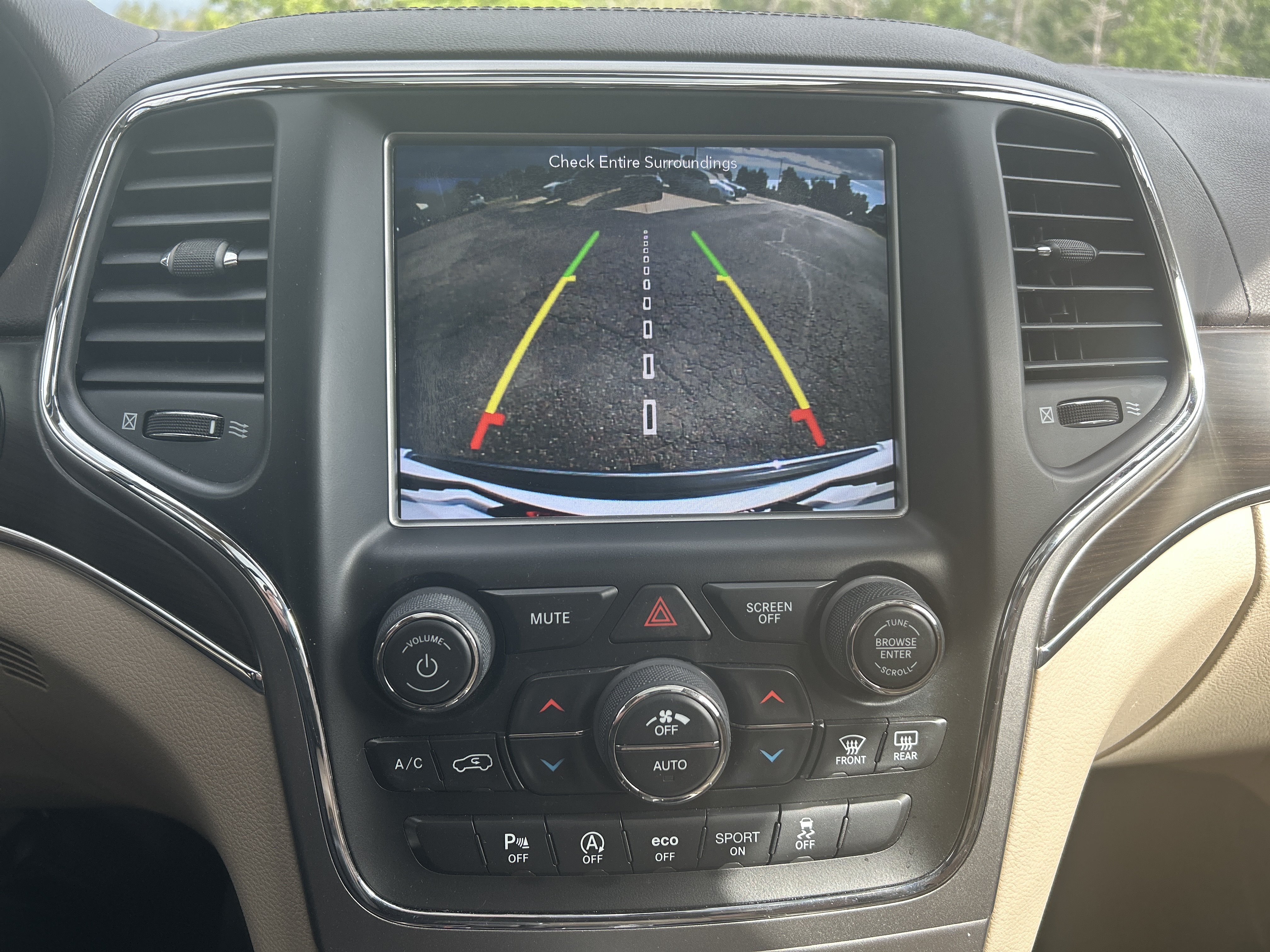 Used 2018 Jeep Grand Cherokee Overland AWD/4WD image 26