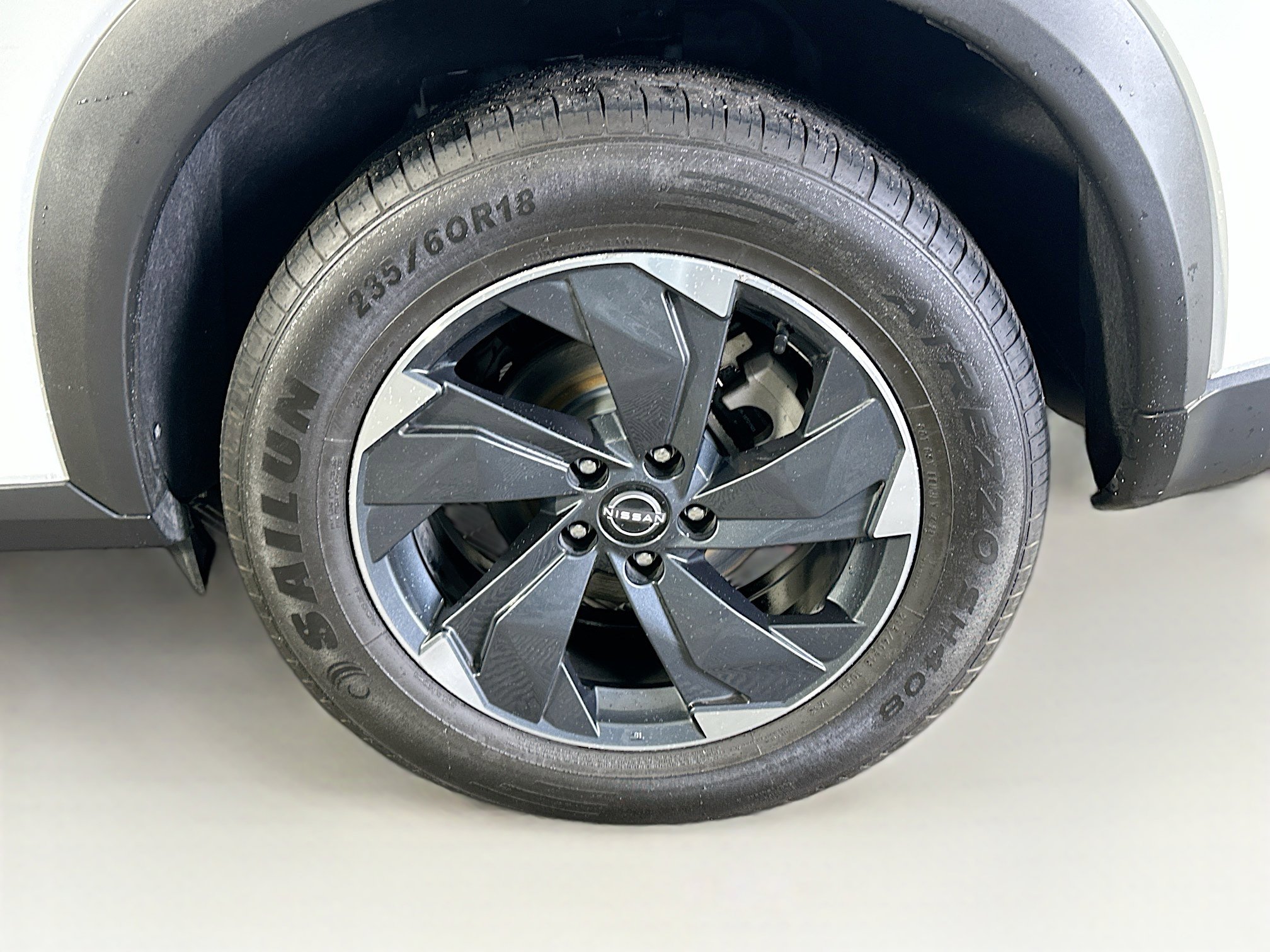 Used 2024 Nissan Rogue SV image 11