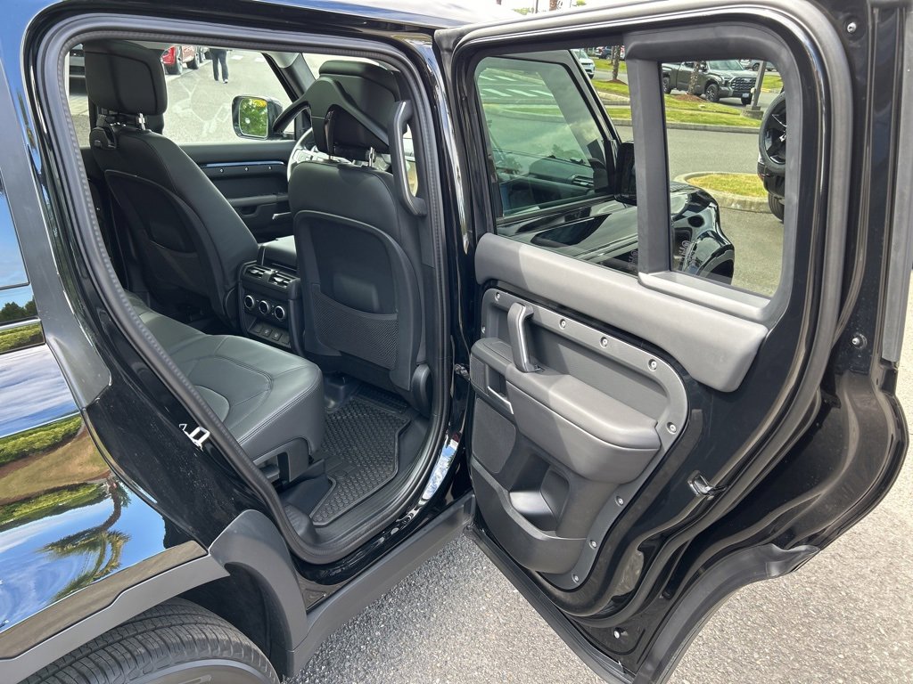 New 2025 Land Rover Defender 130 S image 17