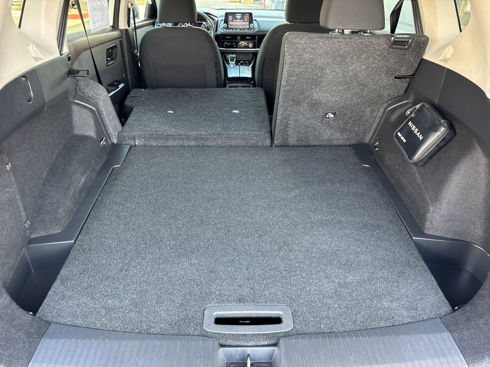 Used 2023 Nissan Rogue S image 14