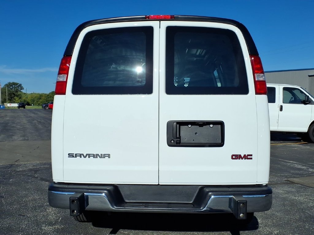 Used 2025 GMC Savana 2500 w/ Driver Convenience Package RWD image 9