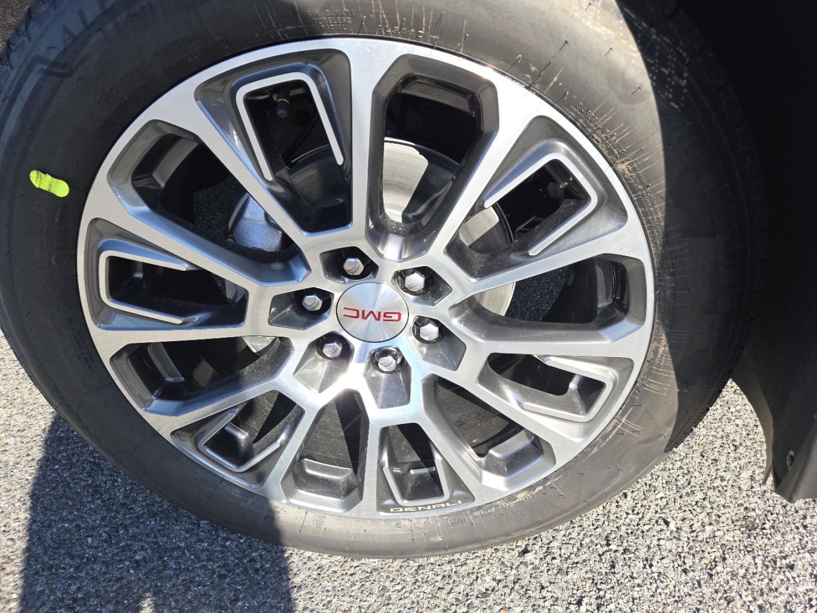 New 2026 GMC Yukon Denali w/ Denali Reserve Package image 17