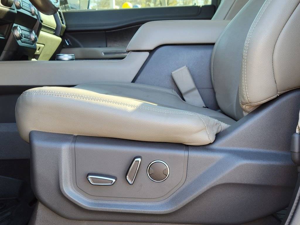 Used 2019 Ford Expedition Limited w/ Equipment Group 301A image 25