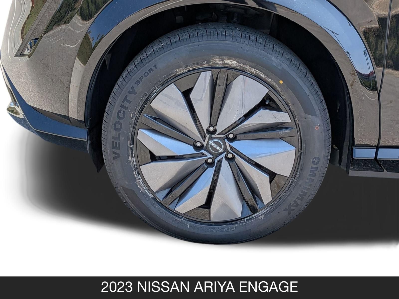 Used 2023 Nissan Ariya AWD image 11