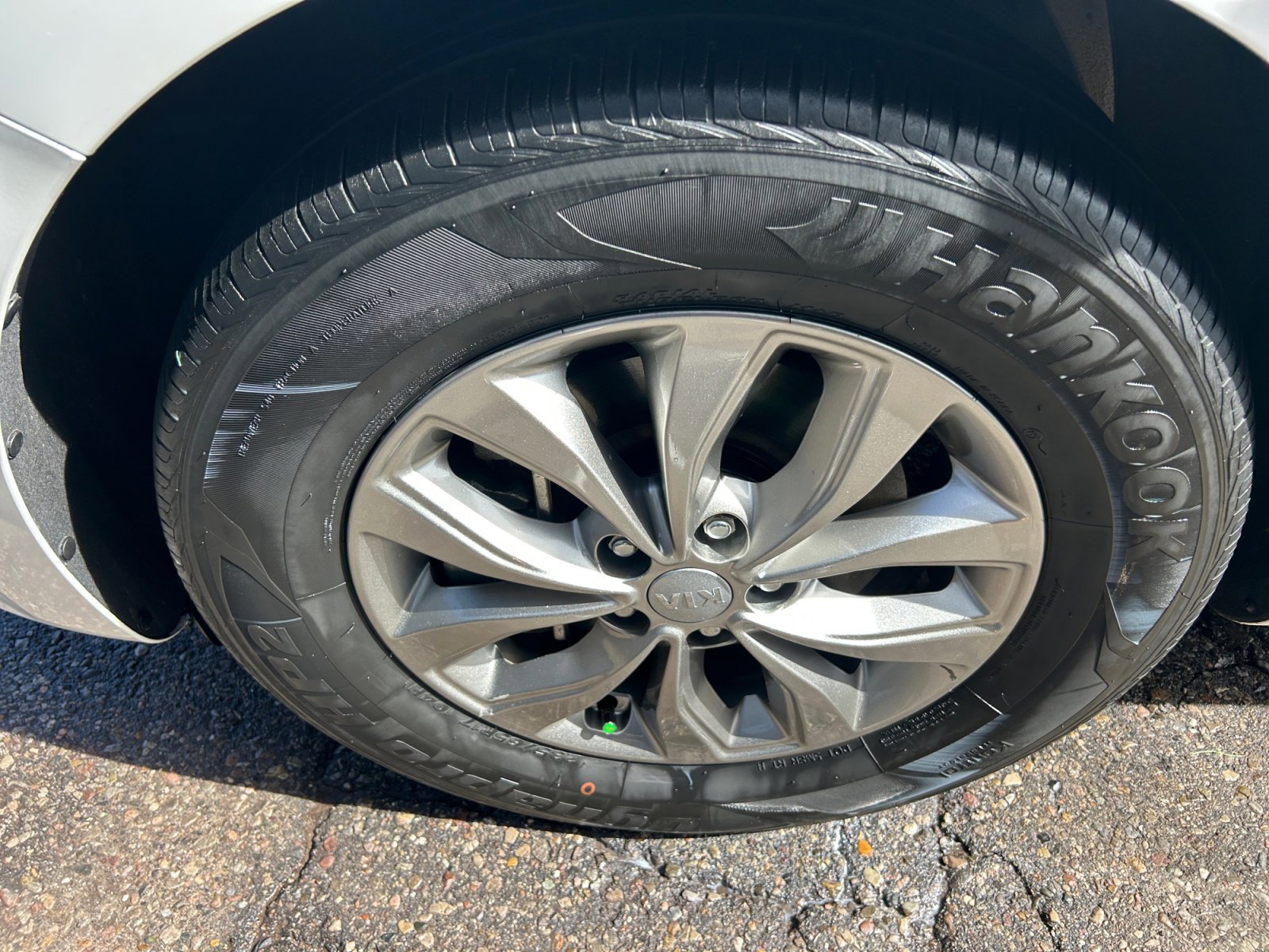 Used 2021 Kia Sedona LX image 12