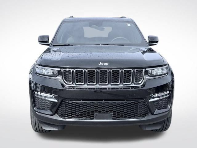 Used 2025 Jeep Grand Cherokee Limited AWD/4WD image 2