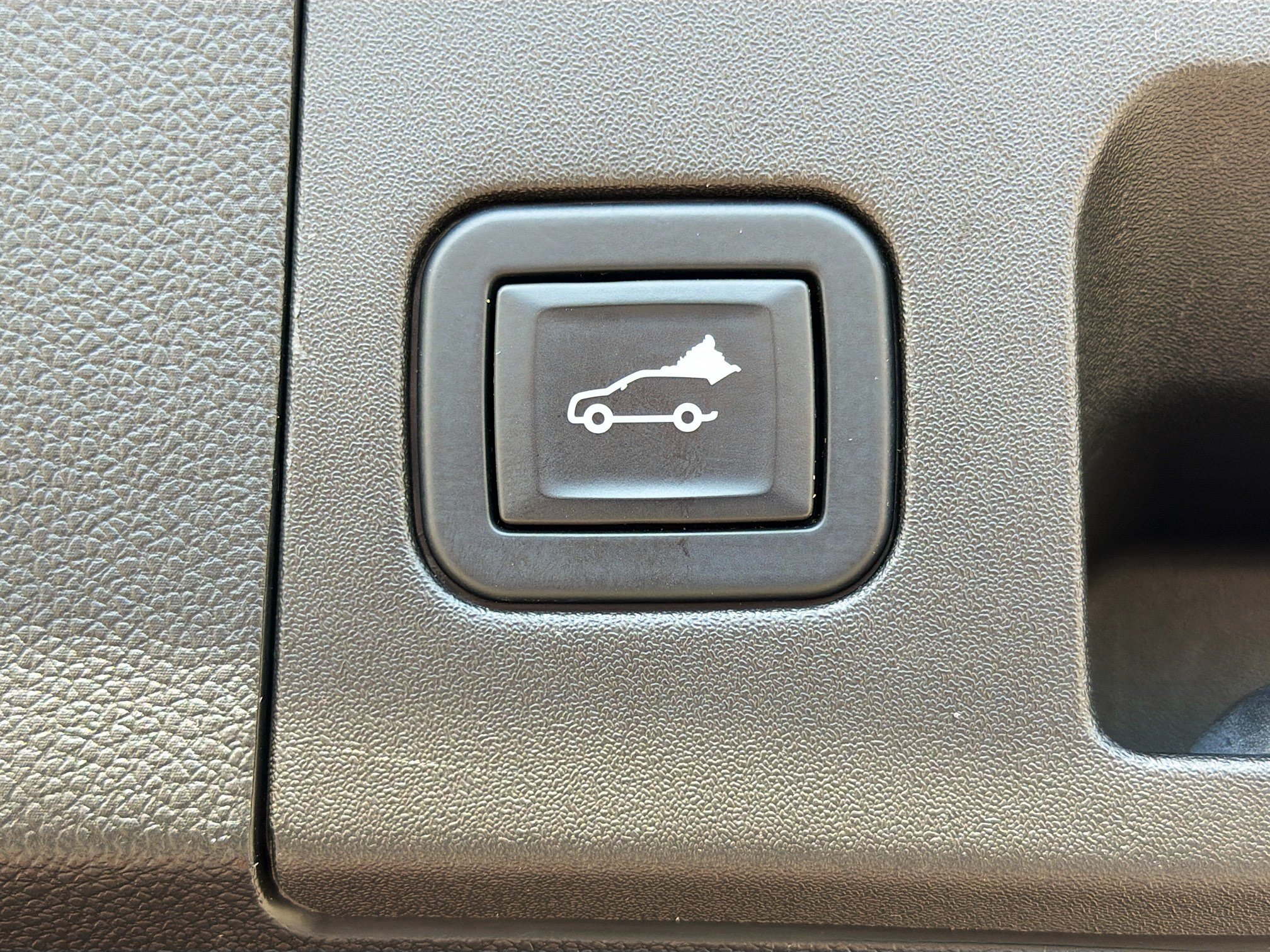 Used 2022 Cadillac XT4 Sport w/ Comfort Package FWD image 13