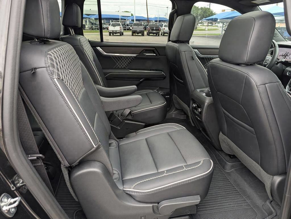 New 2026 GMC Acadia Denali w/ Super Cruise Package FWD image 42