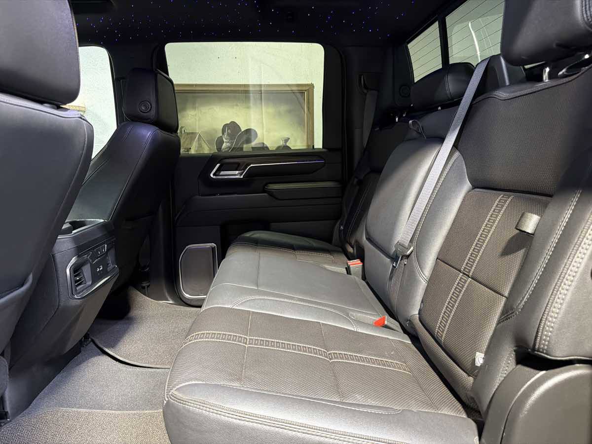 Used 2024 Chevrolet Silverado 2500 High Country w/ Midnight Edition AWD/4WD image 31