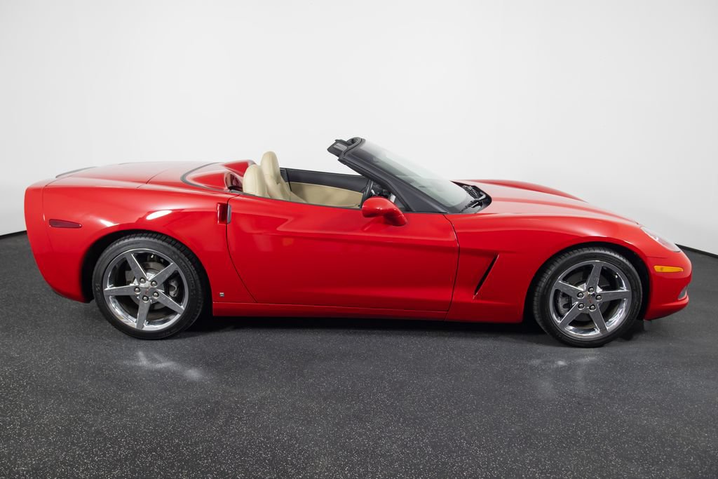 Used 2007 Chevrolet Corvette Convertible w/ Preferred Equipment Group RWD image 19