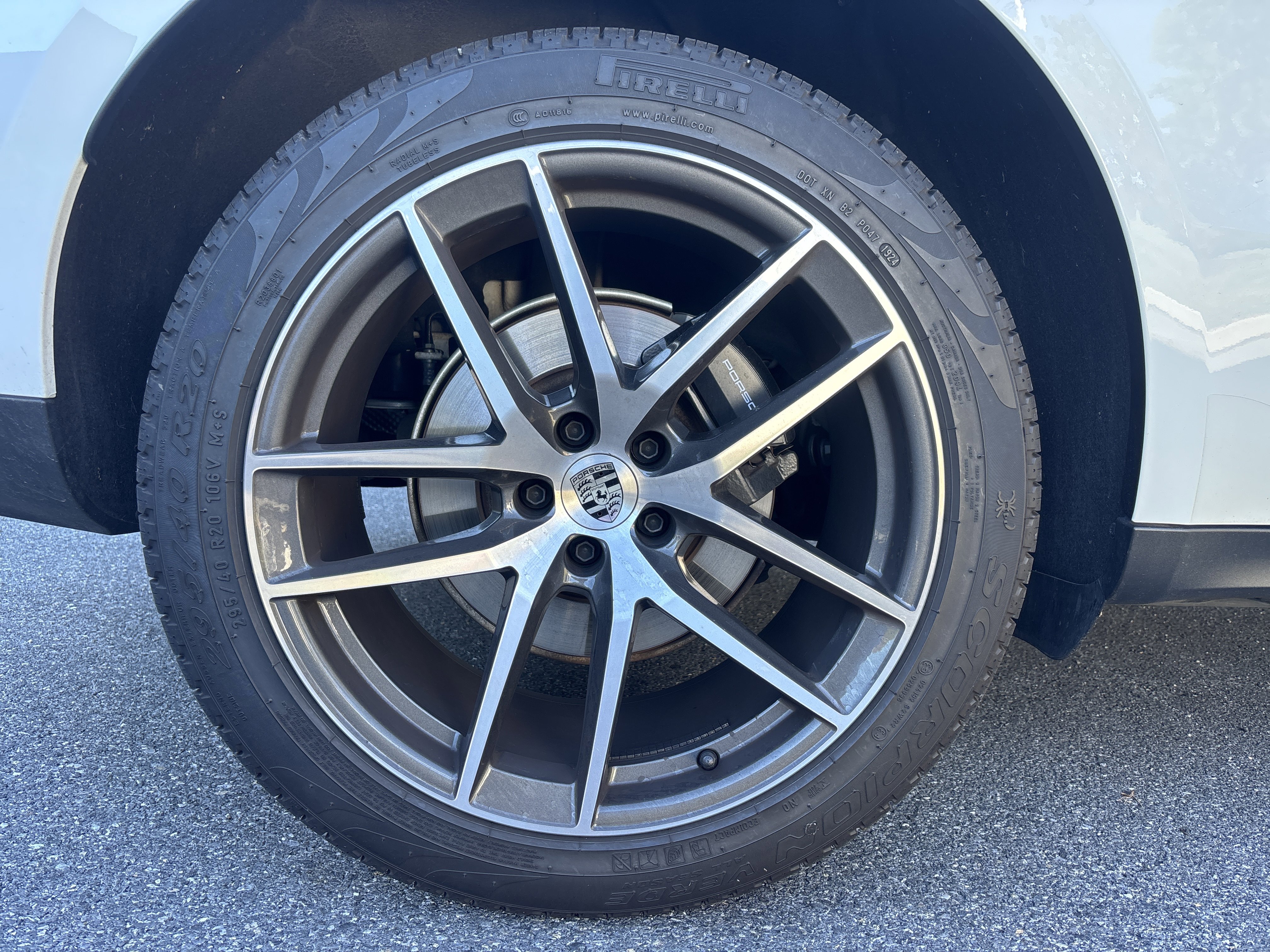 Certified 2025 Porsche Macan image 22