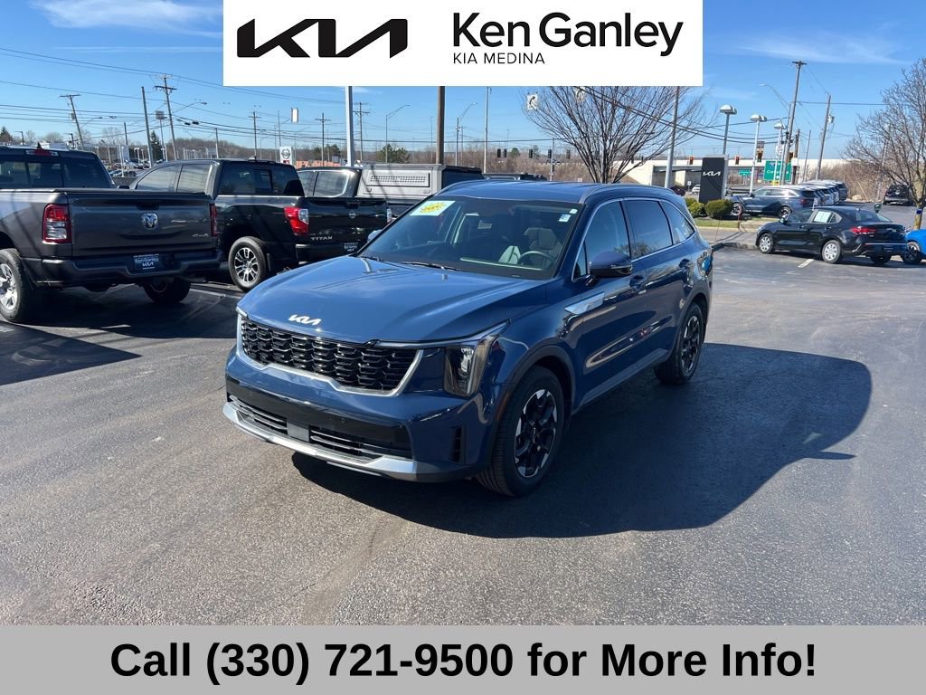 Certified 2025 Kia Sorento S image 3