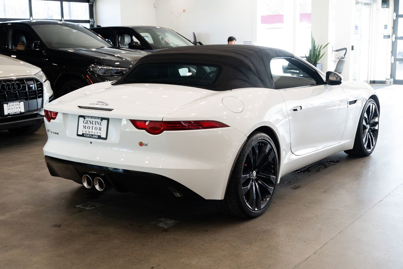 Used 2014 Jaguar F-TYPE S image 8