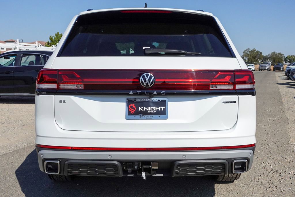 New 2026 Volkswagen Atlas Peak Edition image 9