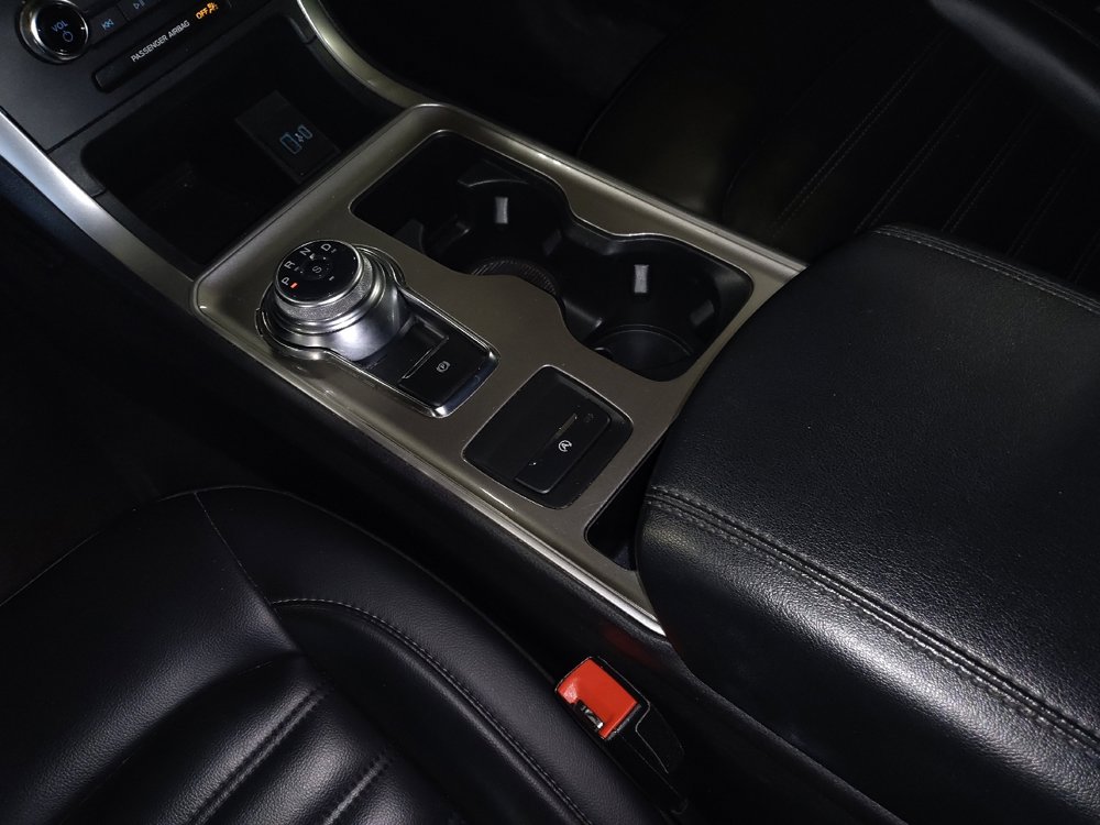 Used 2024 Ford Edge SEL image 26