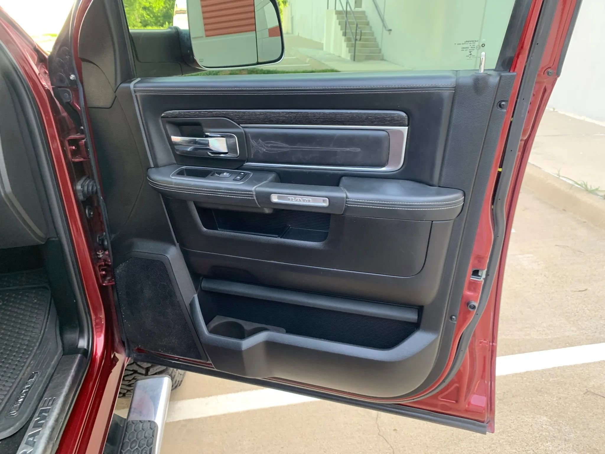 Used 2018 RAM 2500 Limited image 29