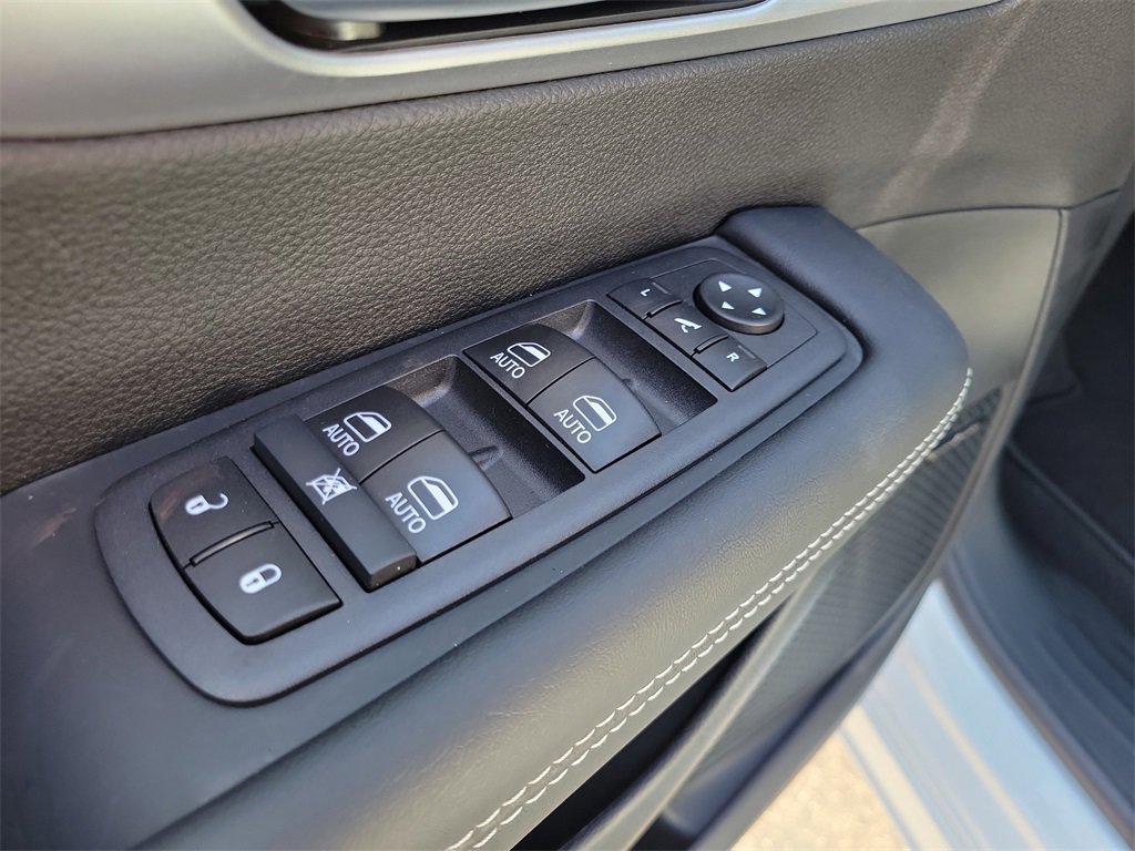 New 2026 Chrysler Pacifica Limited image 17
