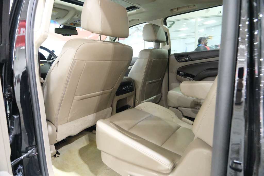 Used 2018 Chevrolet Suburban LT RWD image 21
