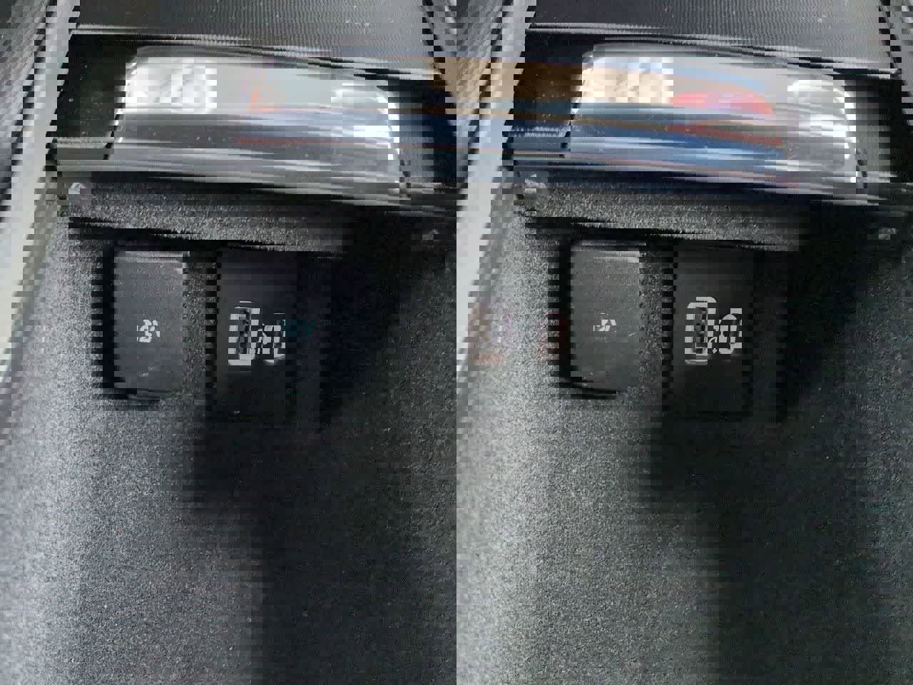 Used 2021 Lincoln Corsair Reserve w/ Equipment Group 201A image 33