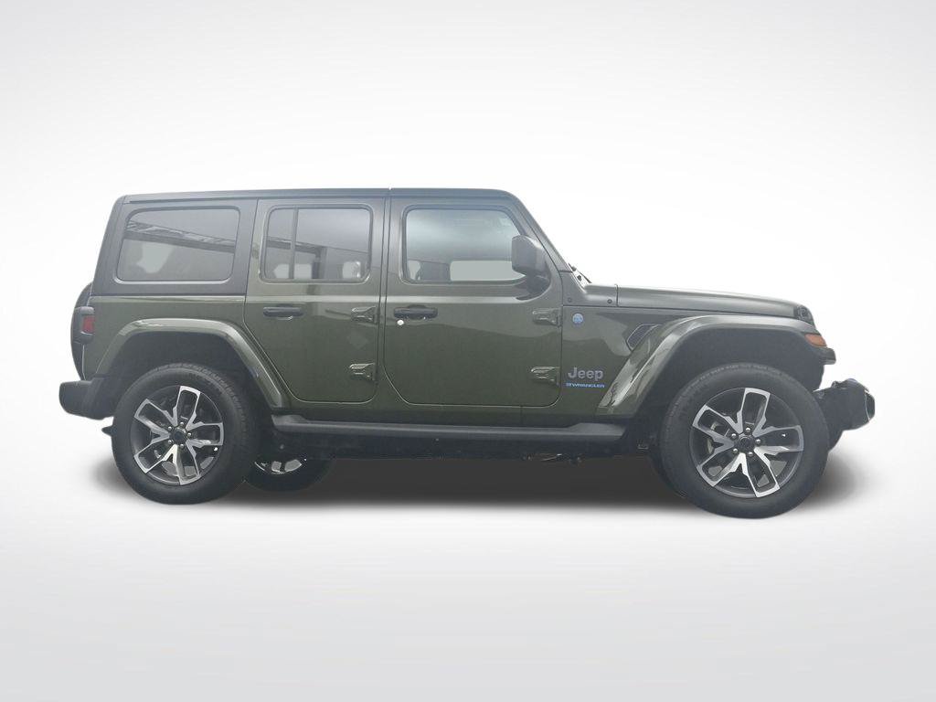 Used 2024 Jeep Wrangler Unlimited w/ Convenience Group AWD/4WD image 33