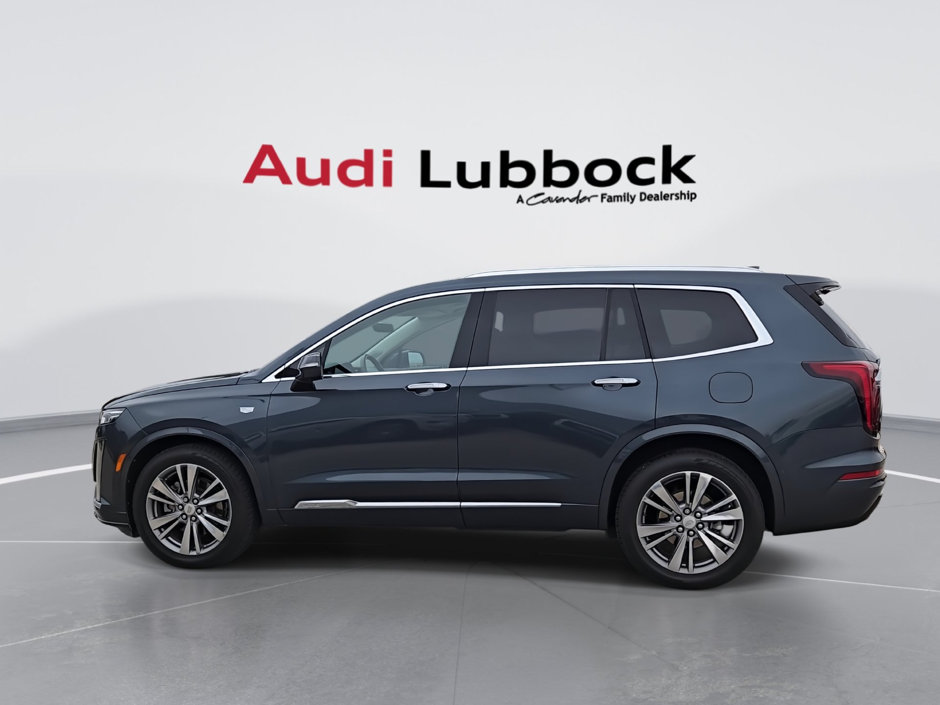 Used 2020 Cadillac XT6 Premium Luxury FWD image 6