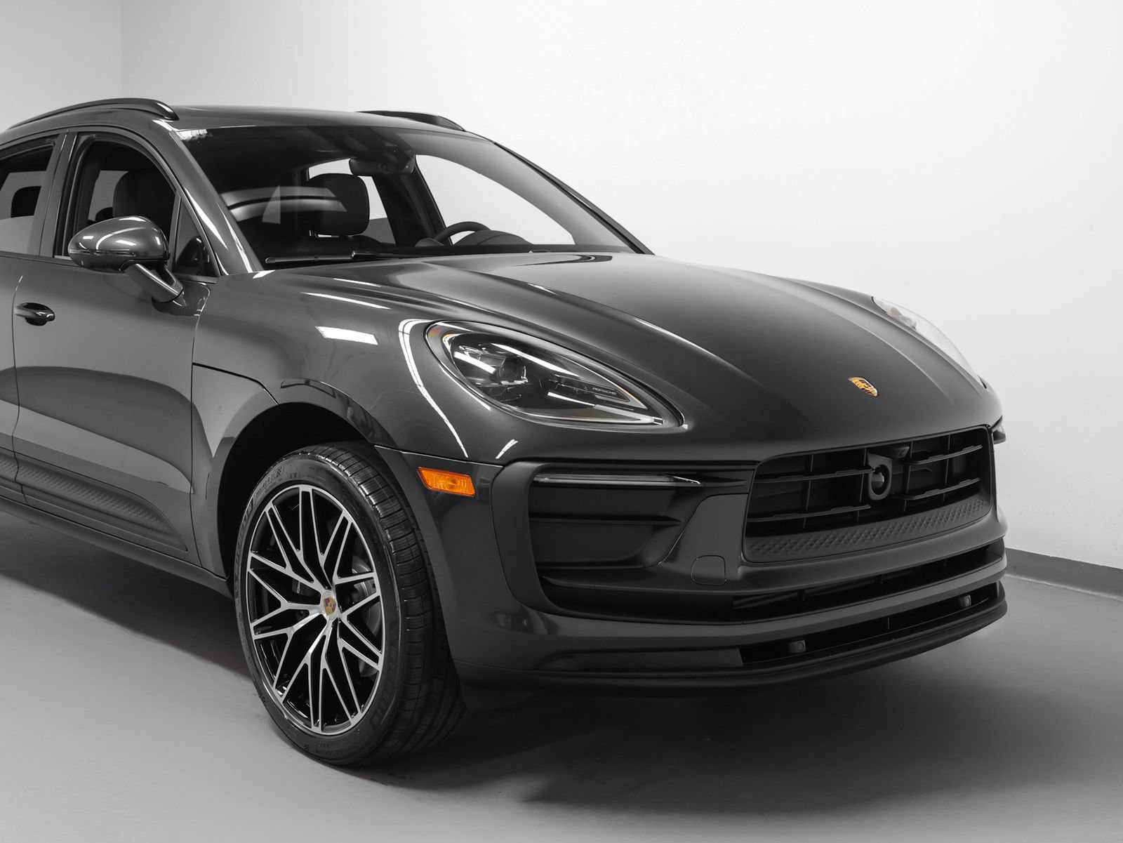 New 2026 Porsche Macan AWD/4WD image 9