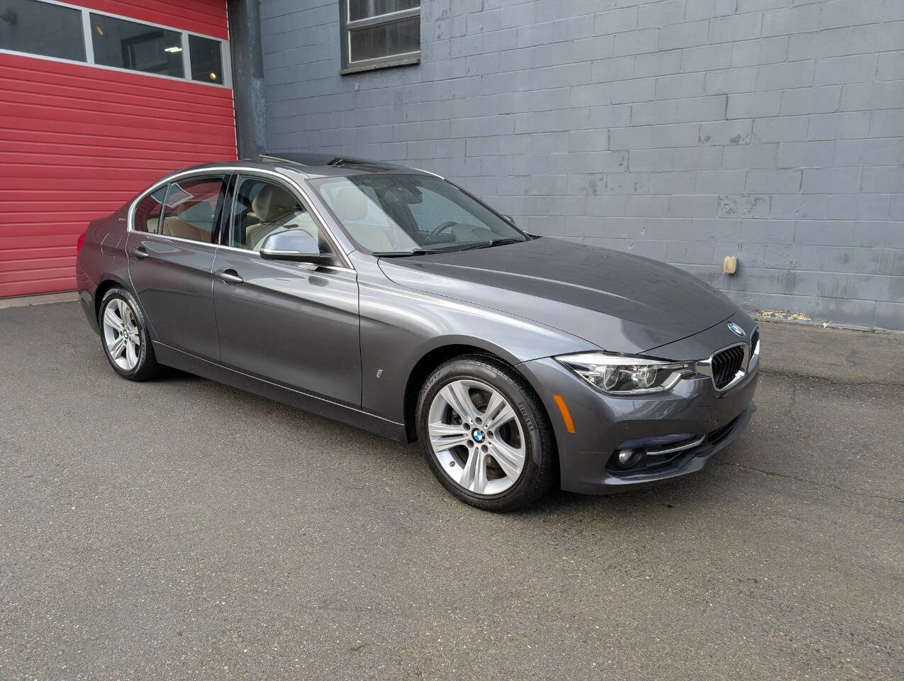 Used 2017 BMW 330e RWD image 1