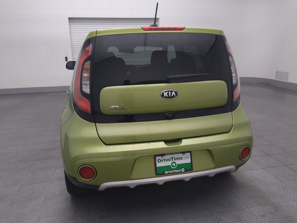 Used 2017 Kia Soul + image 6