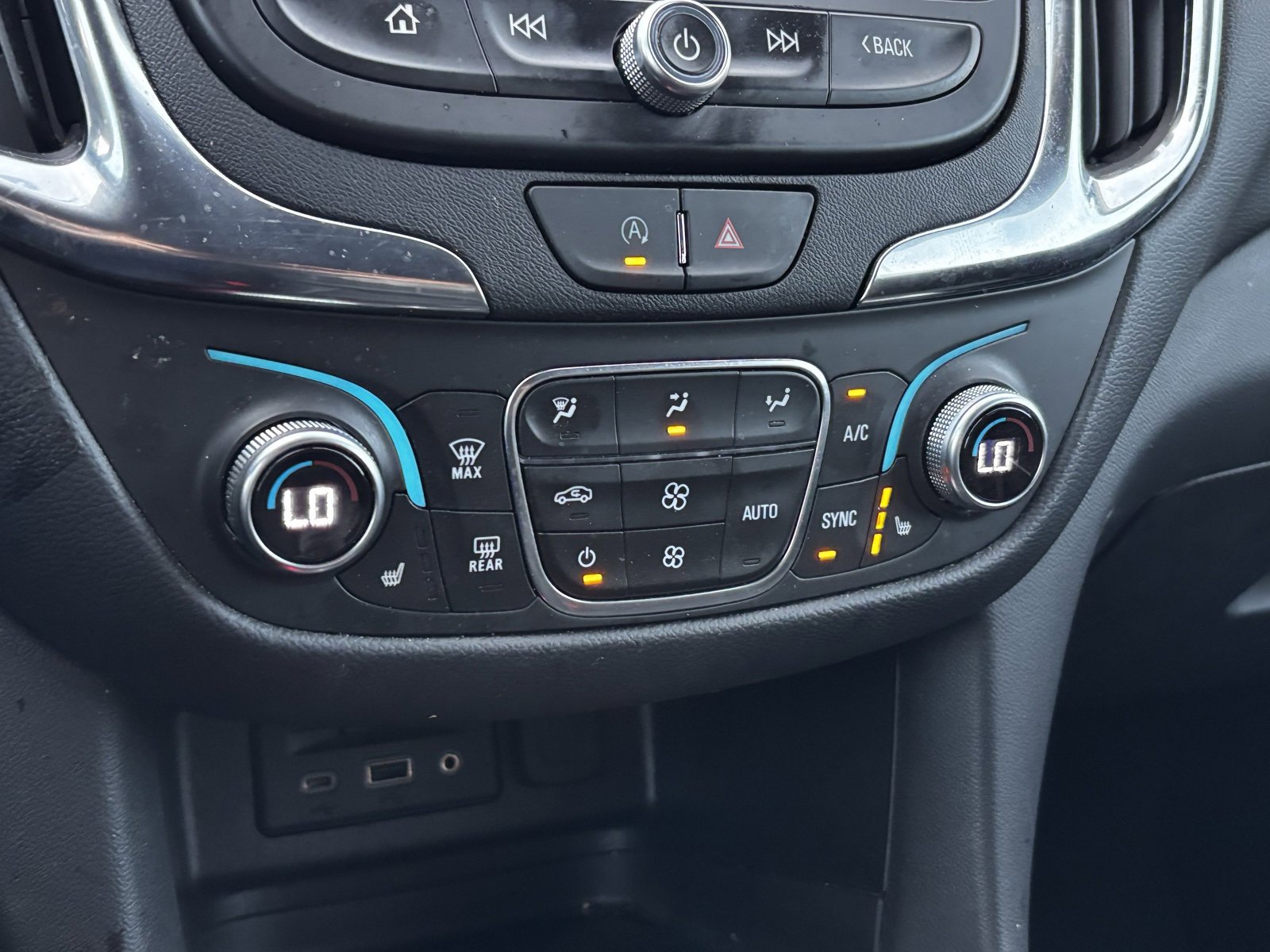 Used 2023 Chevrolet Equinox LT image 25