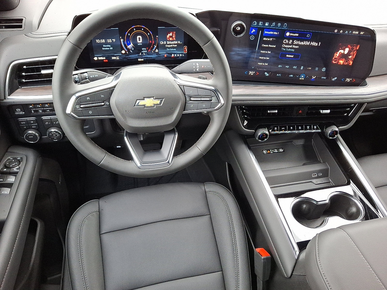 New 2026 Chevrolet Suburban LT image 8