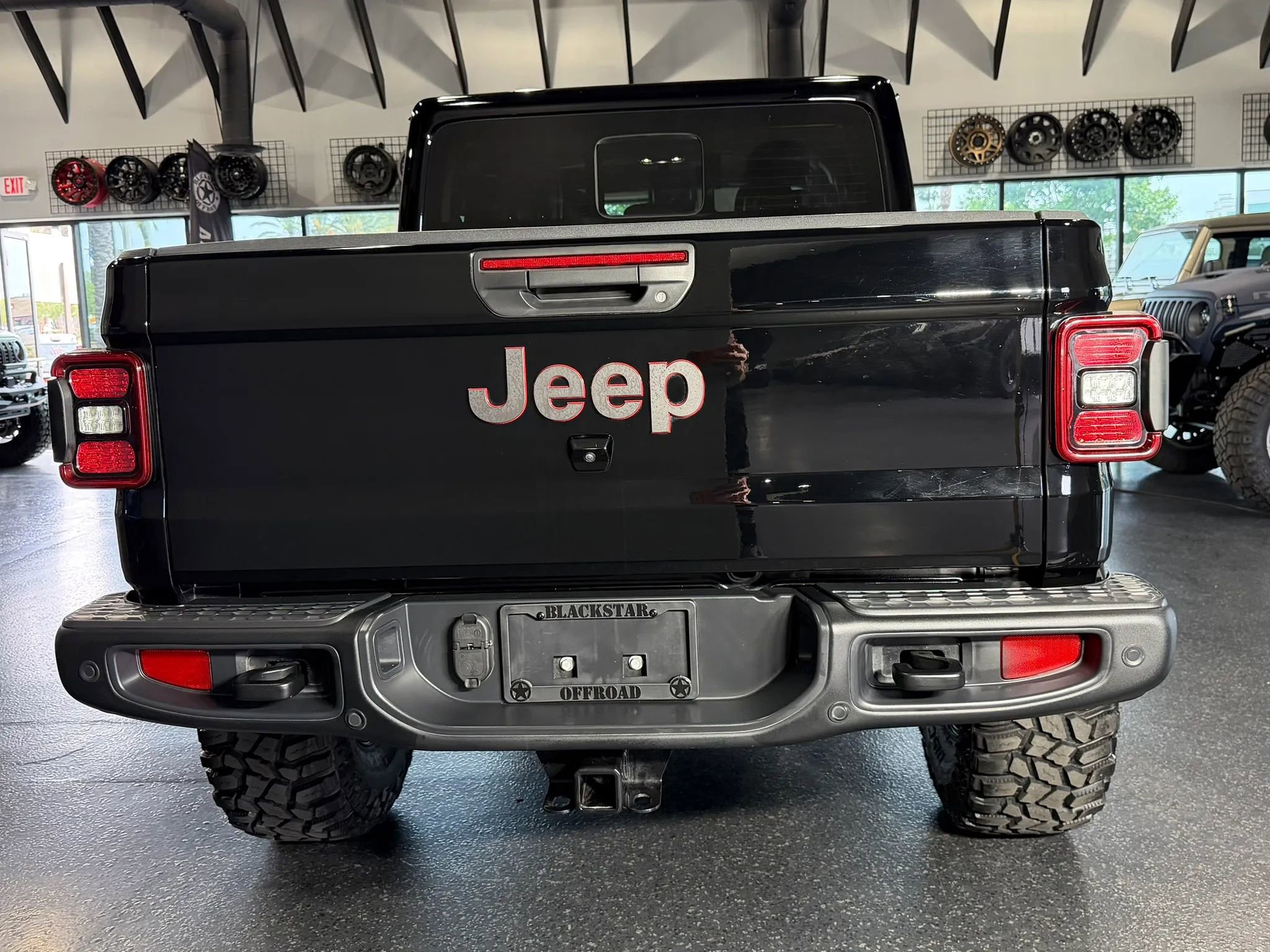 Used 2022 Jeep Gladiator Rubicon w/ LED Lighting Group image 9